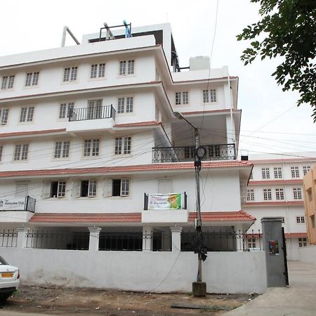 Malayalee Club Hotel Chennai Bagian luar foto