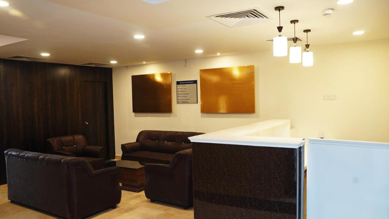 Malayalee Club Hotel Chennai Bagian luar foto