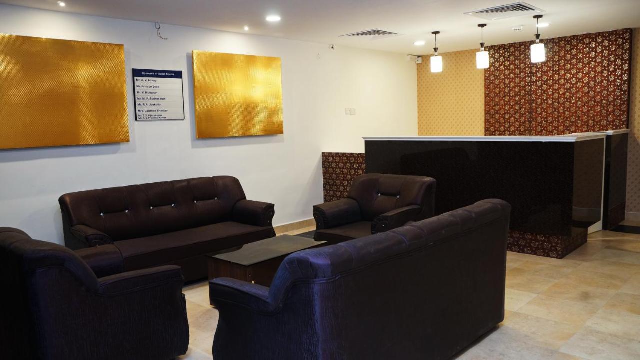 Malayalee Club Hotel Chennai Bagian luar foto