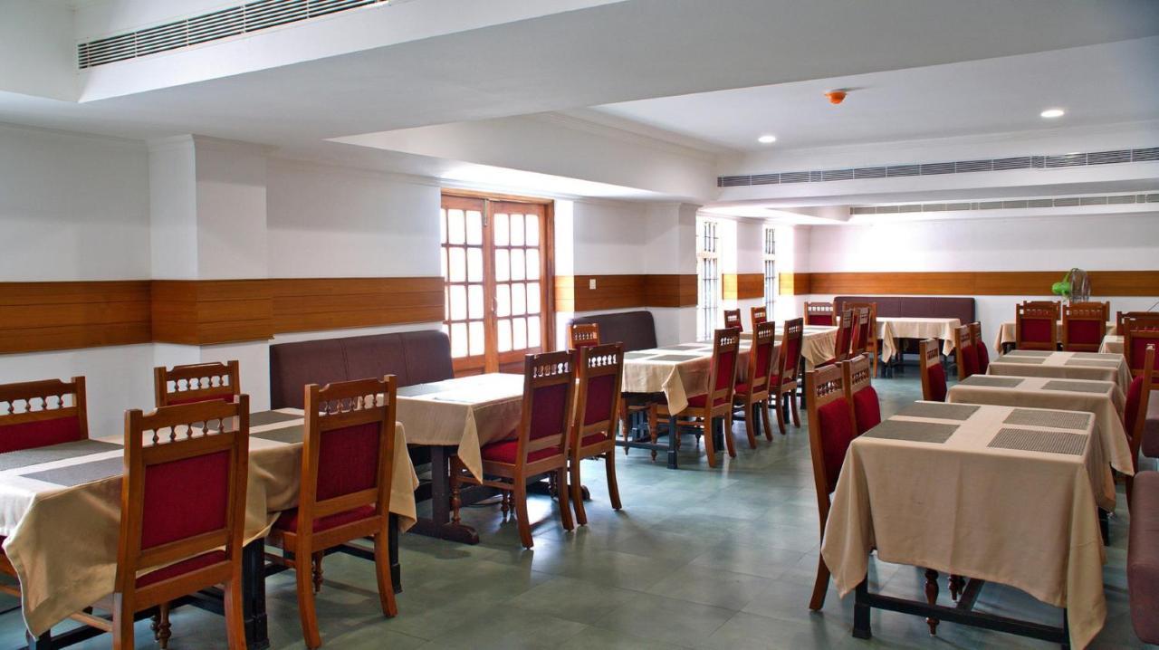 Malayalee Club Hotel Chennai Bagian luar foto