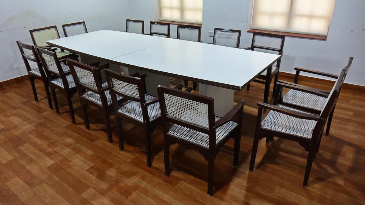 Malayalee Club Hotel Chennai Bagian luar foto