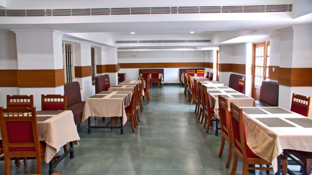 Malayalee Club Hotel Chennai Bagian luar foto