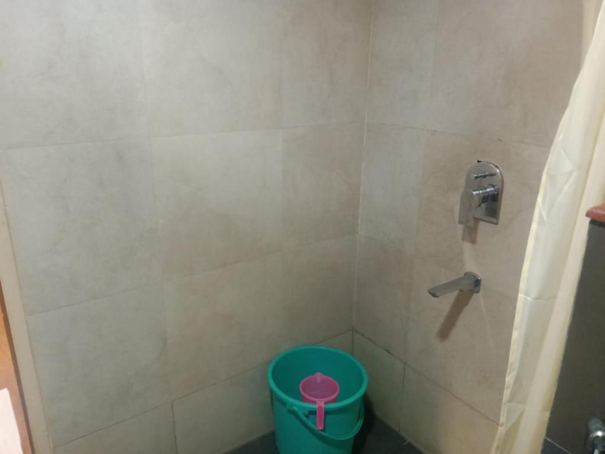 Malayalee Club Hotel Chennai Bagian luar foto