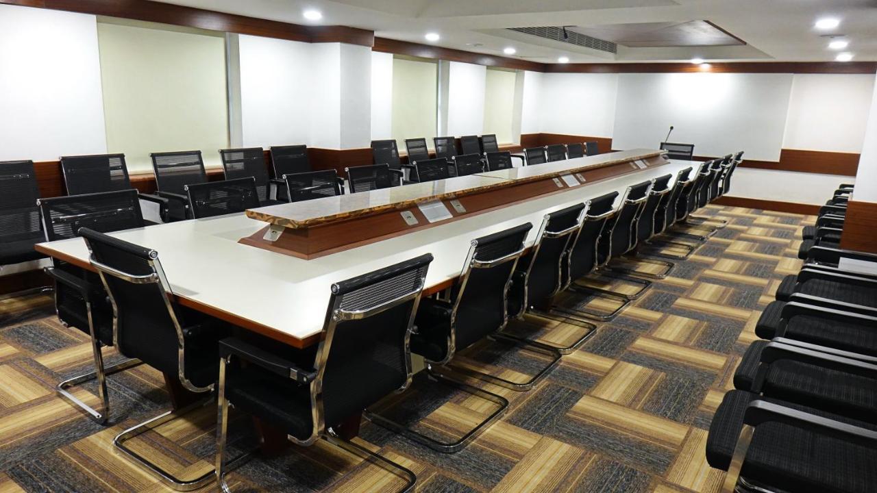 Malayalee Club Hotel Chennai Bagian luar foto
